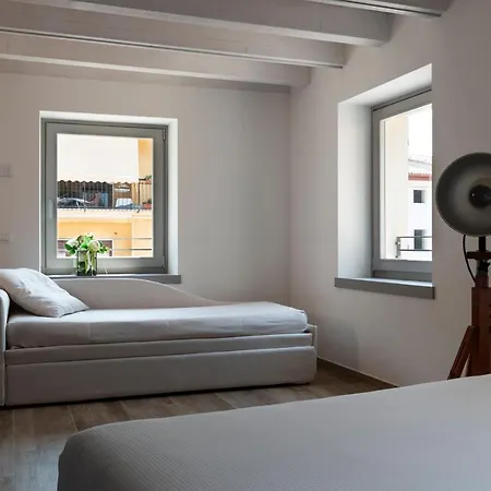 Absentia 1763 Garda Boutique - Front Appartement