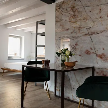 Absentia 1763 Garda Boutique - Front Appartement *