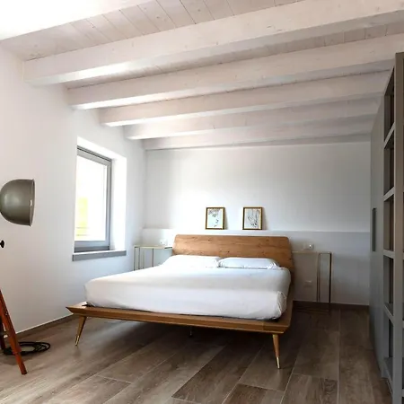 Absentia 1763 Garda Boutique - Front Apartamento *