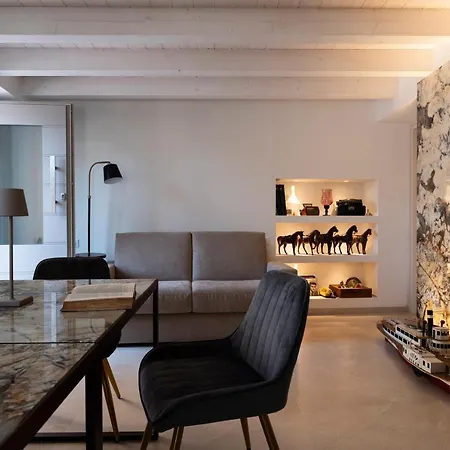 Absentia 1763 Garda Boutique - Front Apartman Brenzone sul Garda