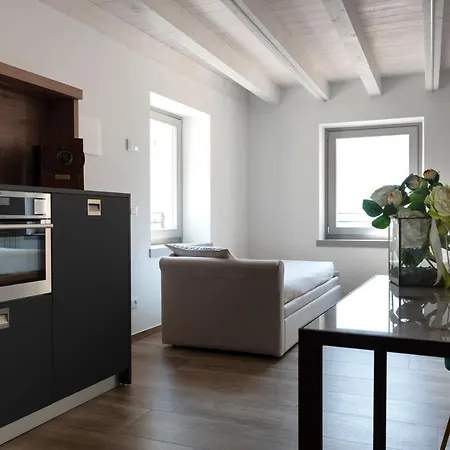 Absentia 1763 Garda Boutique - Front Apartman Brenzone sul Garda