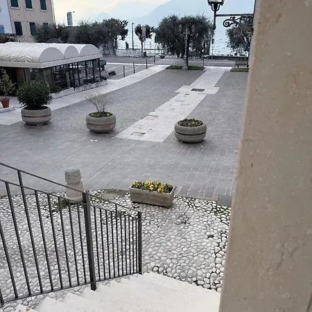 Absentia 1763 Garda Boutique - Front * Brenzone sul Garda